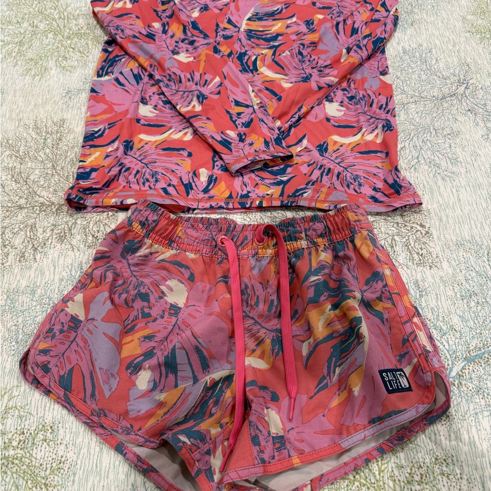 Salt Life Palm Print Rash Guard Guard - Picture 6 of 6